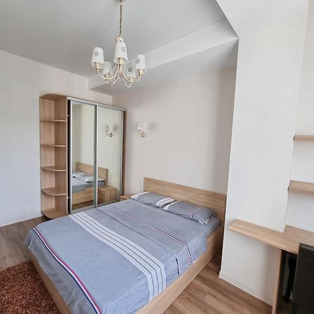 Extra Grand Lev Tolstoi Two Bedrooms تشيسيناو المظهر الخارجي الصورة