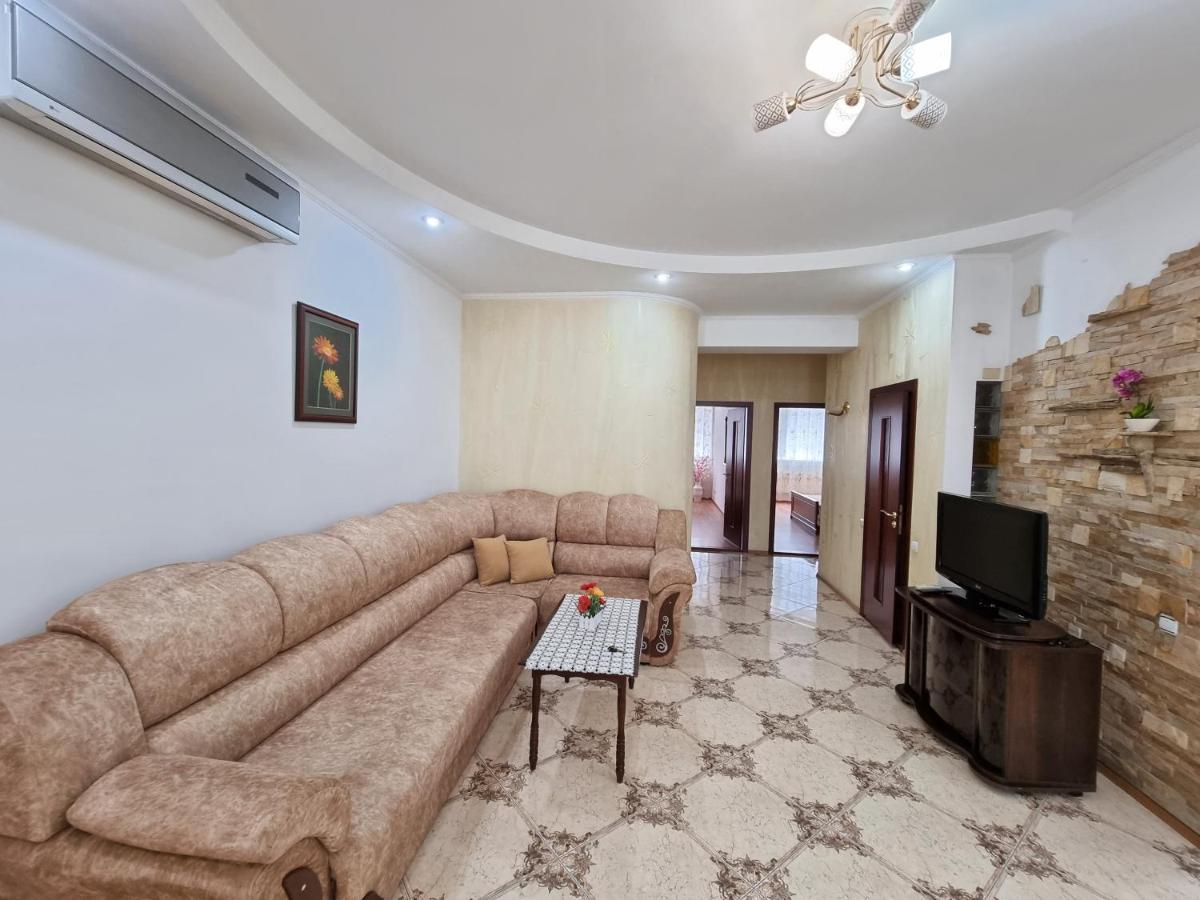 Extra Grand Apartments Two Bedrooms Ultracentral تشيسيناو المظهر الخارجي الصورة