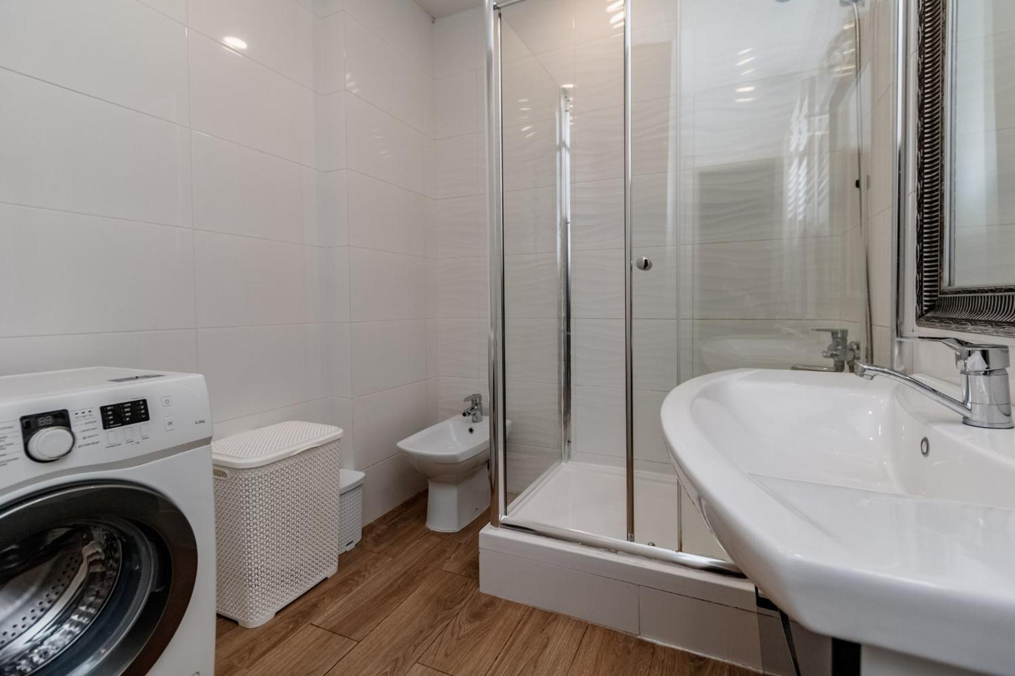 Extra Grand Lev Tolstoi Two Bedrooms تشيسيناو المظهر الخارجي الصورة