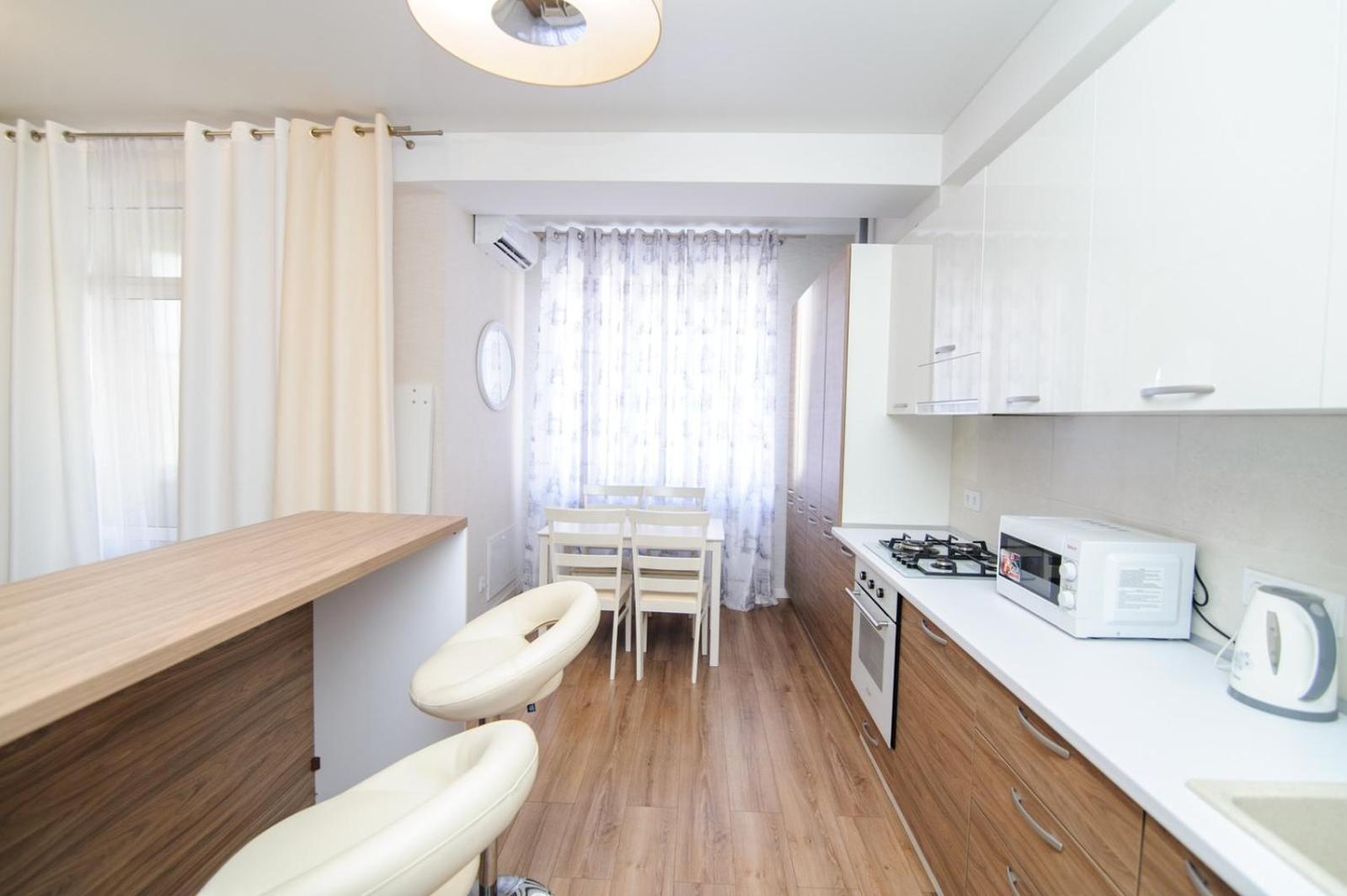 Extra Grand Lev Tolstoi Two Bedrooms تشيسيناو المظهر الخارجي الصورة